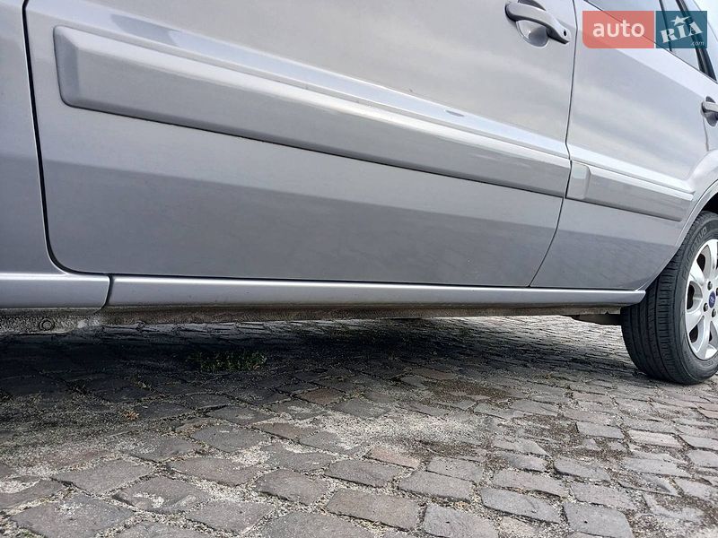Хэтчбек Ford Fusion 2011 в Ужгороде