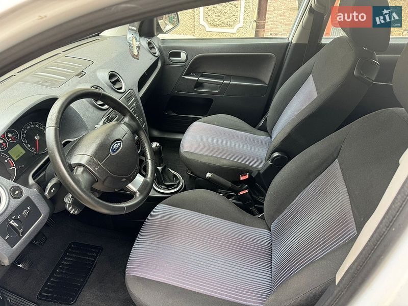 Хетчбек Ford Fusion 2011 в Чорноморську