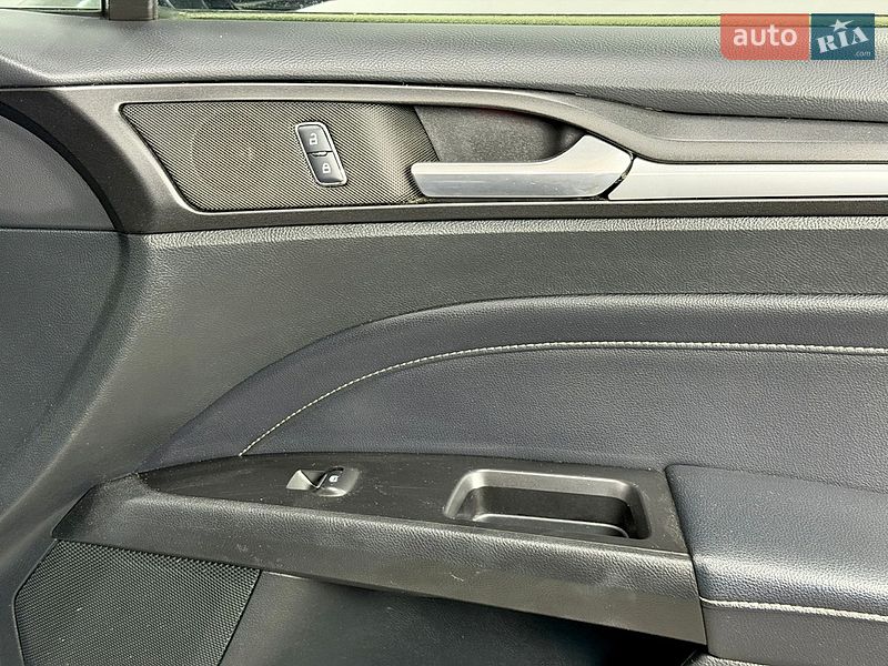 Седан Ford Fusion 2016 в Одесі