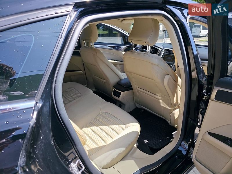 Седан Ford Fusion 2016 в Львові