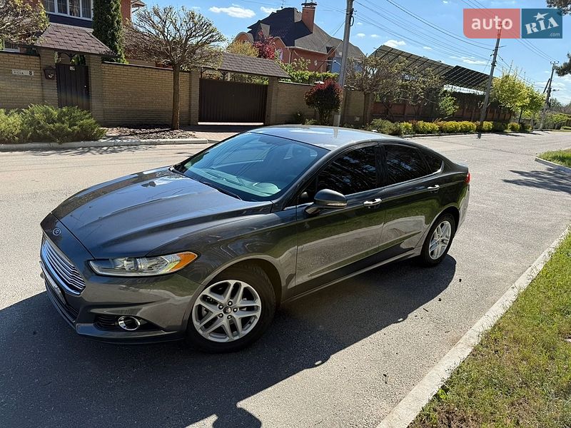 Седан Ford Fusion 2016 в Гореничах