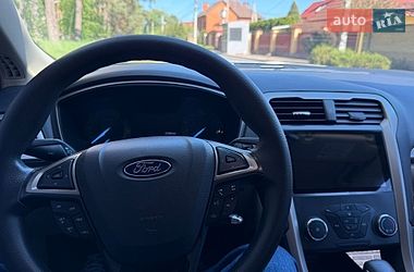 Седан Ford Fusion 2016 в Гореничах