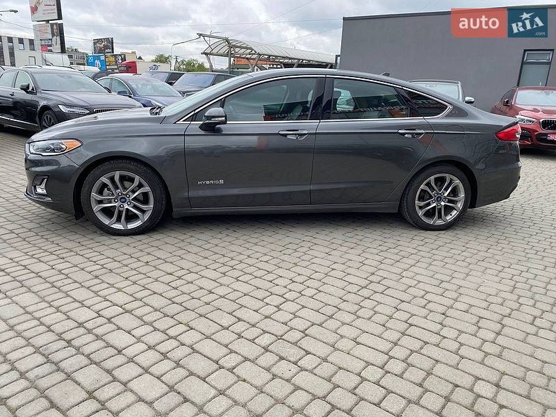 Седан Ford Fusion 2019 в Львове