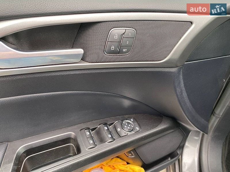 Седан Ford Fusion 2019 в Львове