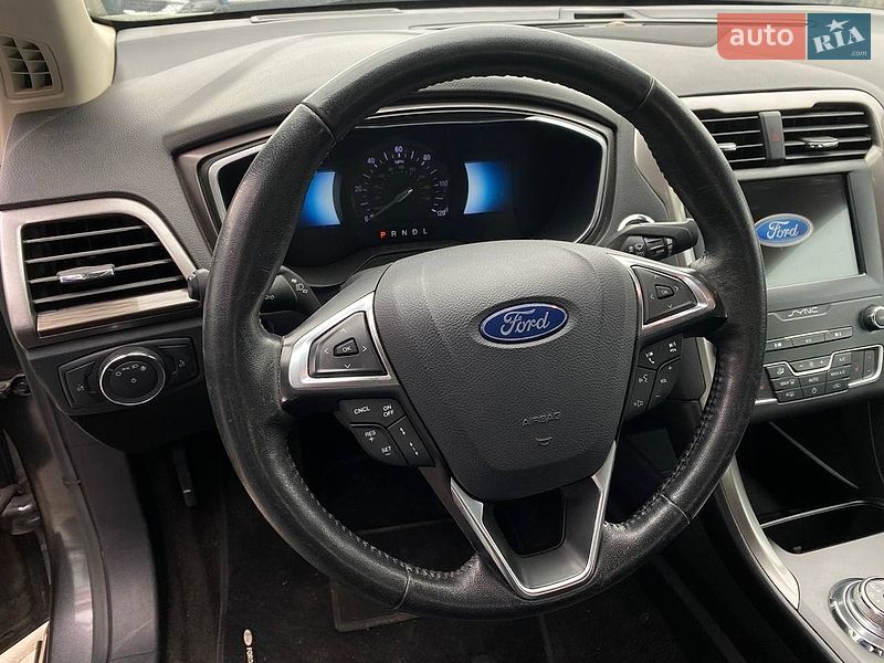 Седан Ford Fusion 2019 в Львове