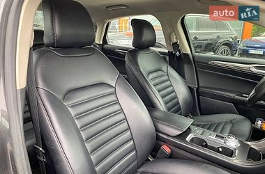 Седан Ford Fusion 2019 в Львове