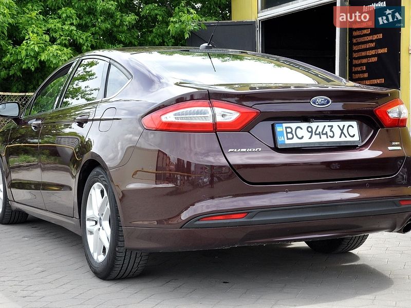 Седан Ford Fusion 2013 в Львове