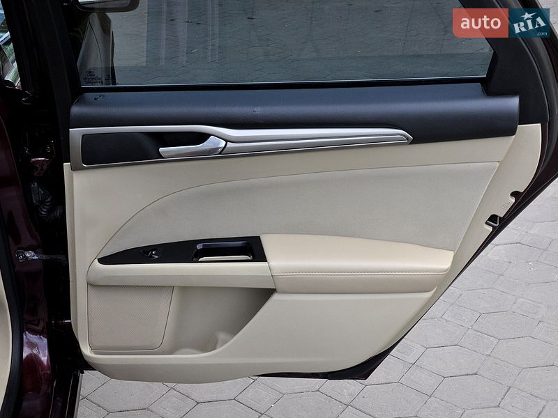 Седан Ford Fusion 2013 в Львове