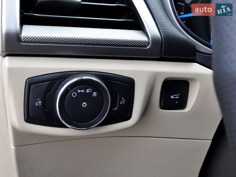 Седан Ford Fusion 2013 в Львове