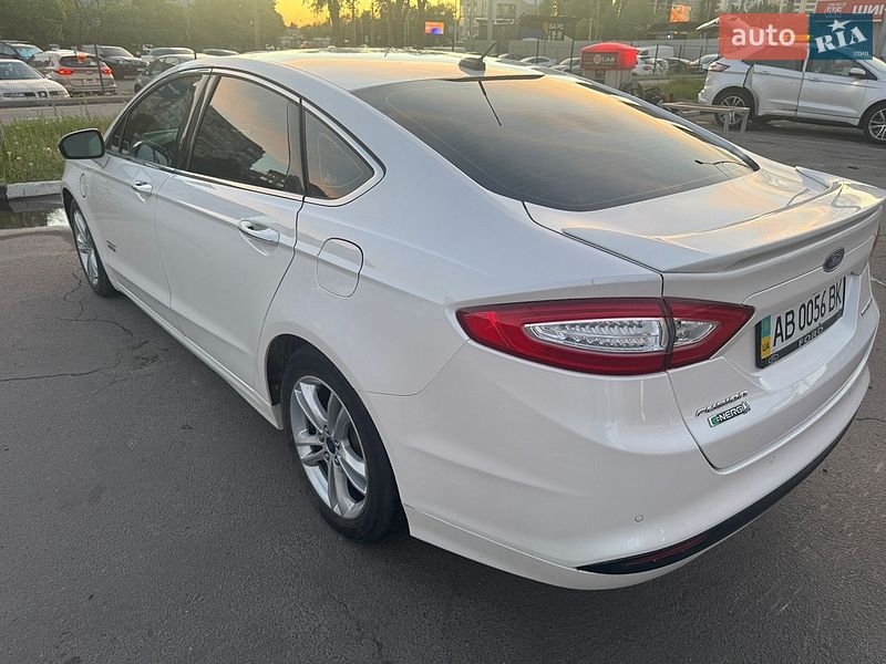 Седан Ford Fusion 2015 в Виннице