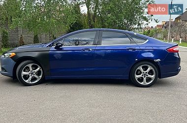 Седан Ford Fusion 2015 в Ровно