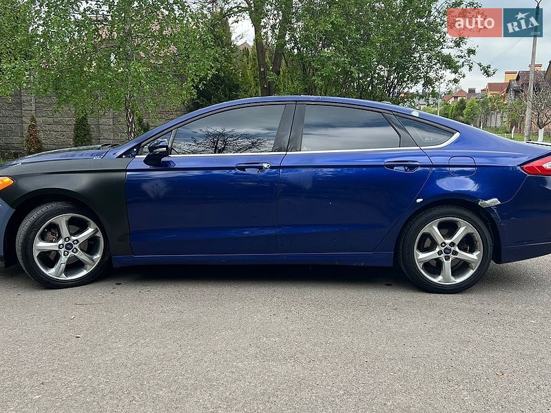 Седан Ford Fusion 2015 в Ровно
