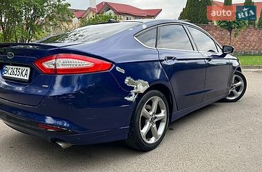 Седан Ford Fusion 2015 в Ровно