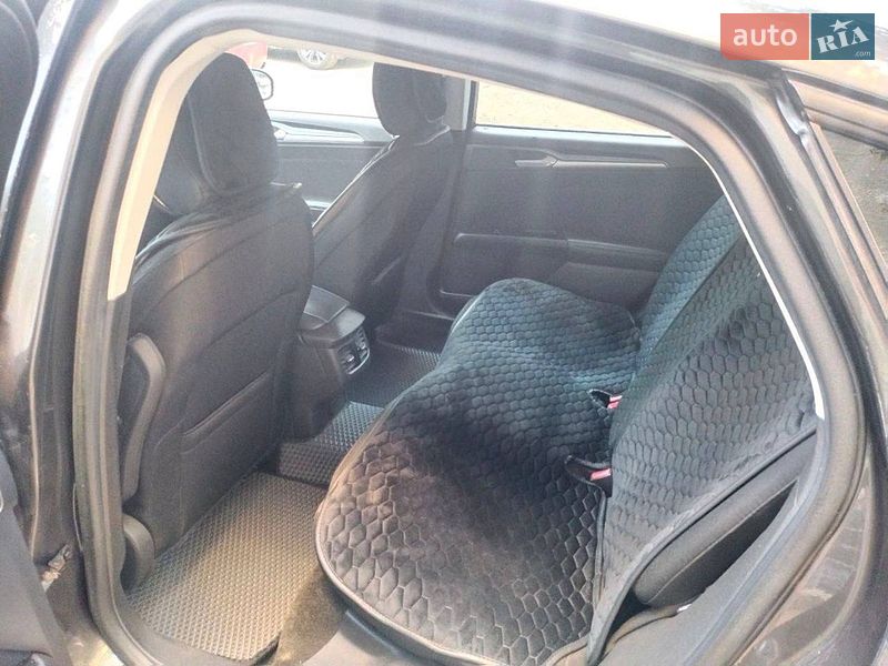 Седан Ford Fusion 2016 в Львові