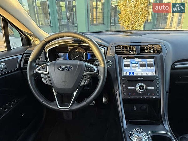 Седан Ford Fusion 2018 в Львове