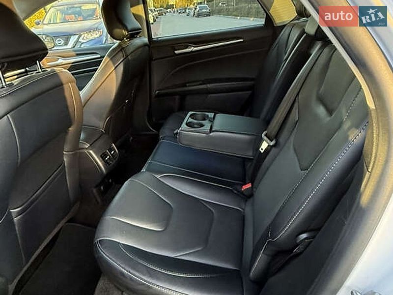 Седан Ford Fusion 2018 в Львове