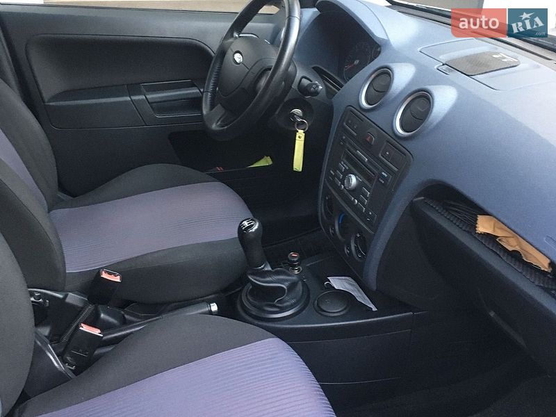 Хэтчбек Ford Fusion 2009 в Черновцах
