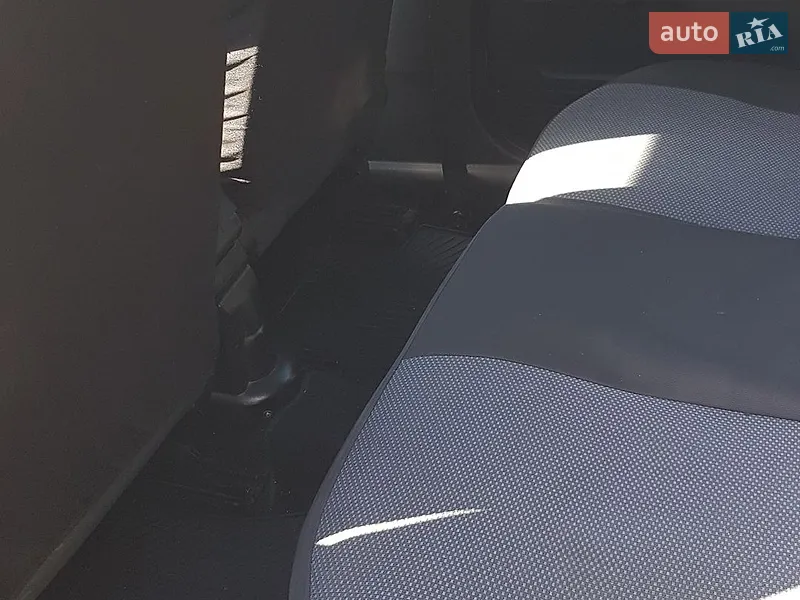 Ford Fusion 2007 VIN WF0UXXGAJU7Y08372 фото оголошення 4 з 42