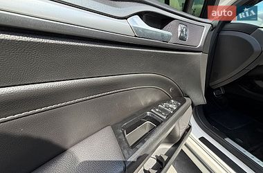 Седан Ford Fusion 2015 в Львове