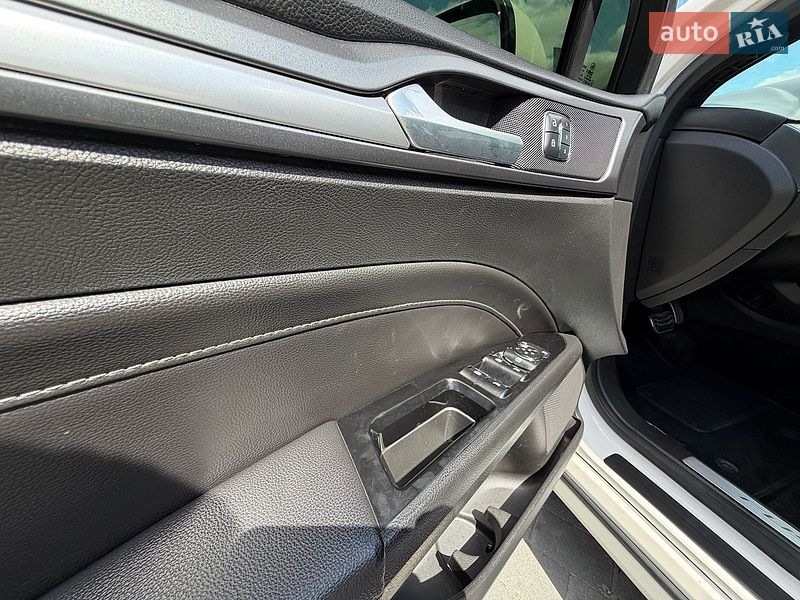 Седан Ford Fusion 2015 в Львове