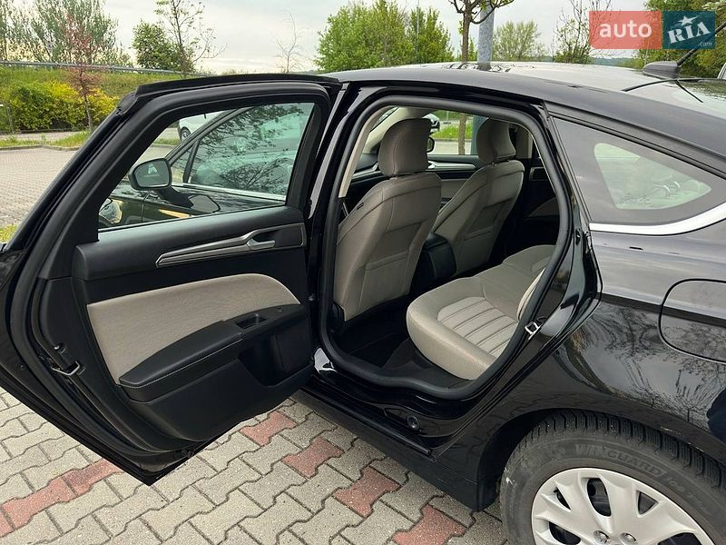 Седан Ford Fusion 2019 в Львове