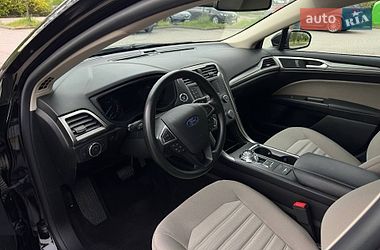 Седан Ford Fusion 2019 в Львове