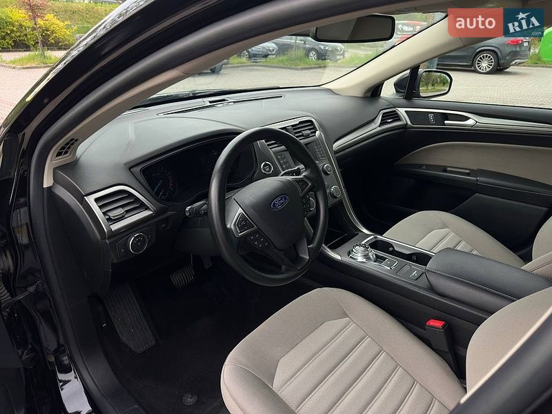 Седан Ford Fusion 2019 в Львове