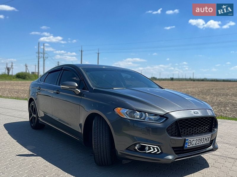 Седан Ford Fusion 2015 в Буську