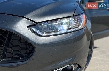 Седан Ford Fusion 2015 в Буську