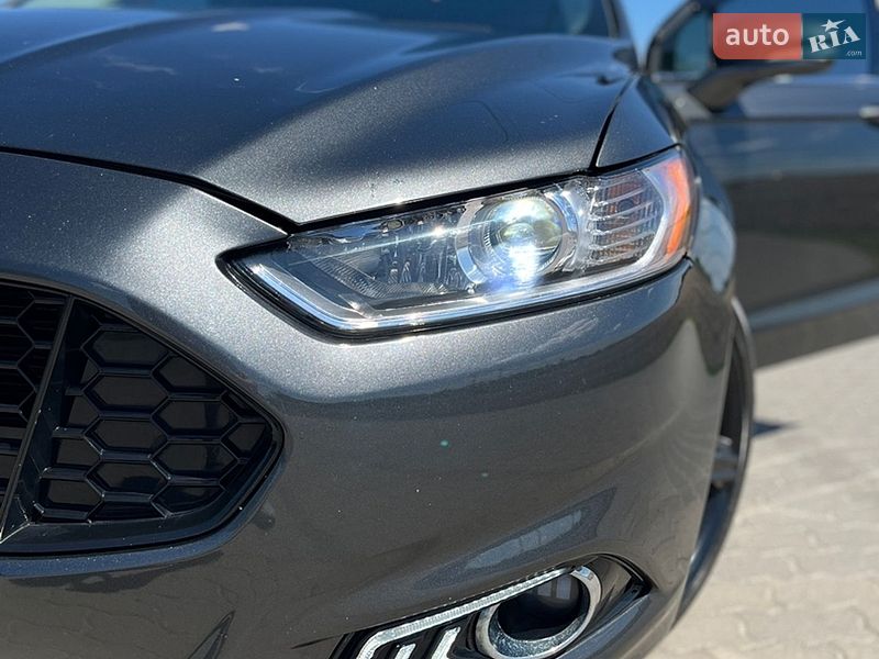 Седан Ford Fusion 2015 в Буську