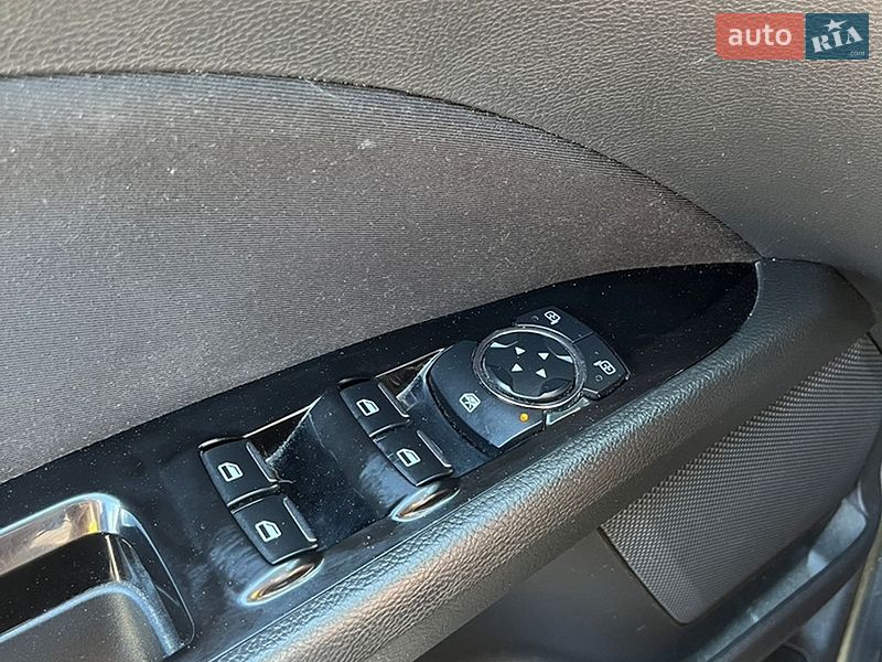 Седан Ford Fusion 2015 в Буську