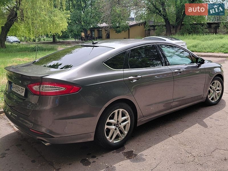 Седан Ford Fusion 2013 в Кривом Роге