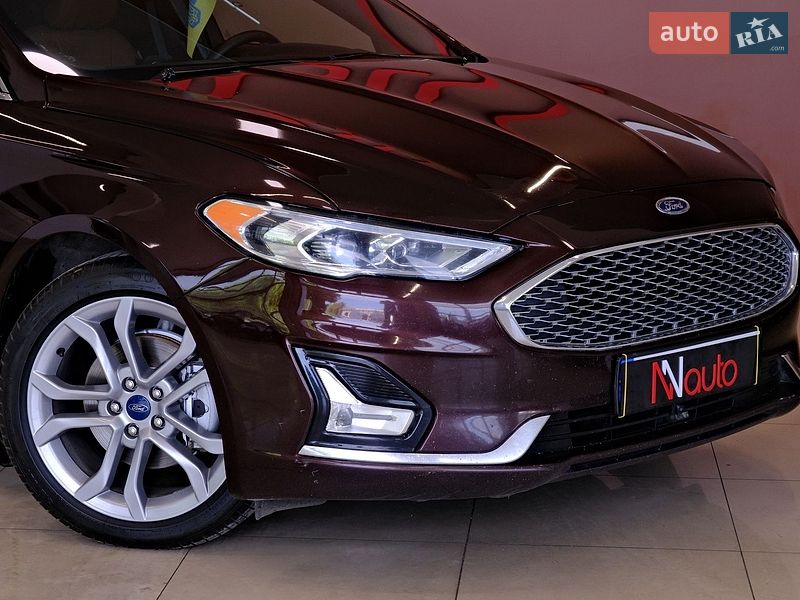 Седан Ford Fusion 2019 в Одесі