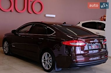 Седан Ford Fusion 2019 в Одесі