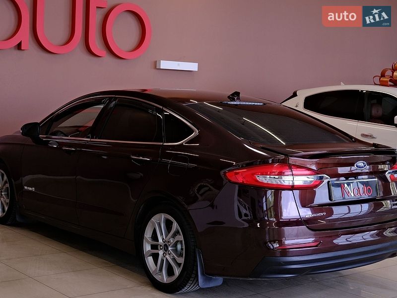 Седан Ford Fusion 2019 в Одесі