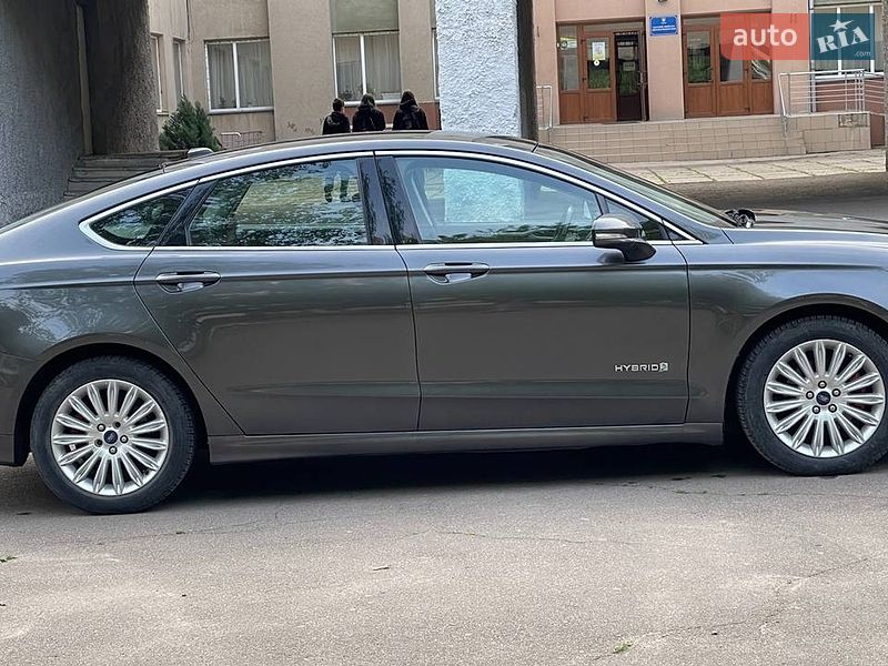 Седан Ford Fusion 2013 в Одесі