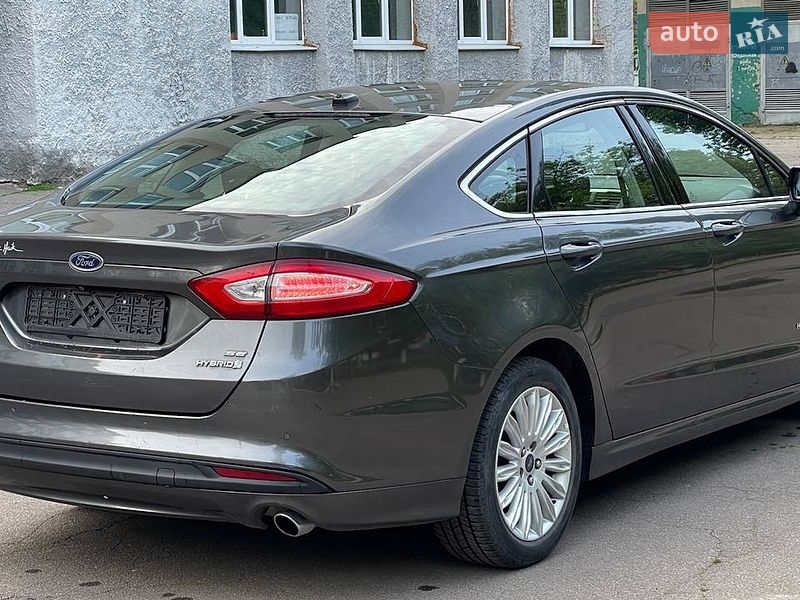 Седан Ford Fusion 2013 в Одесі