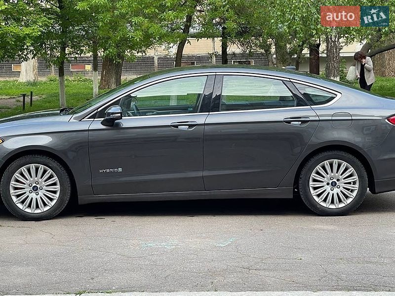 Седан Ford Fusion 2013 в Одесі
