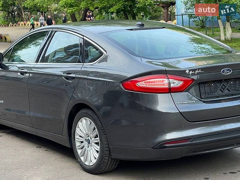 Седан Ford Fusion 2013 в Одесі