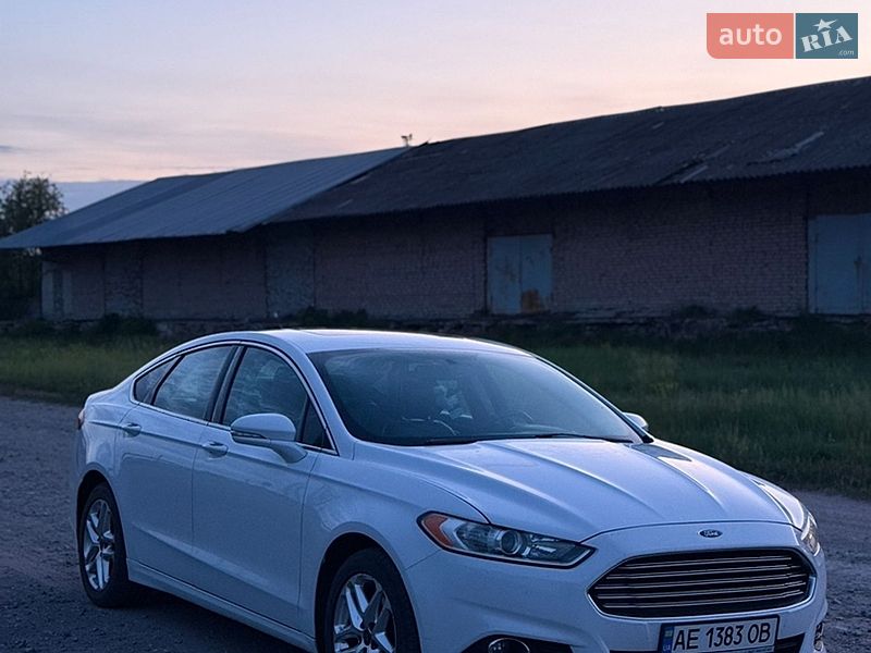 Седан Ford Fusion 2013 в Павлограді