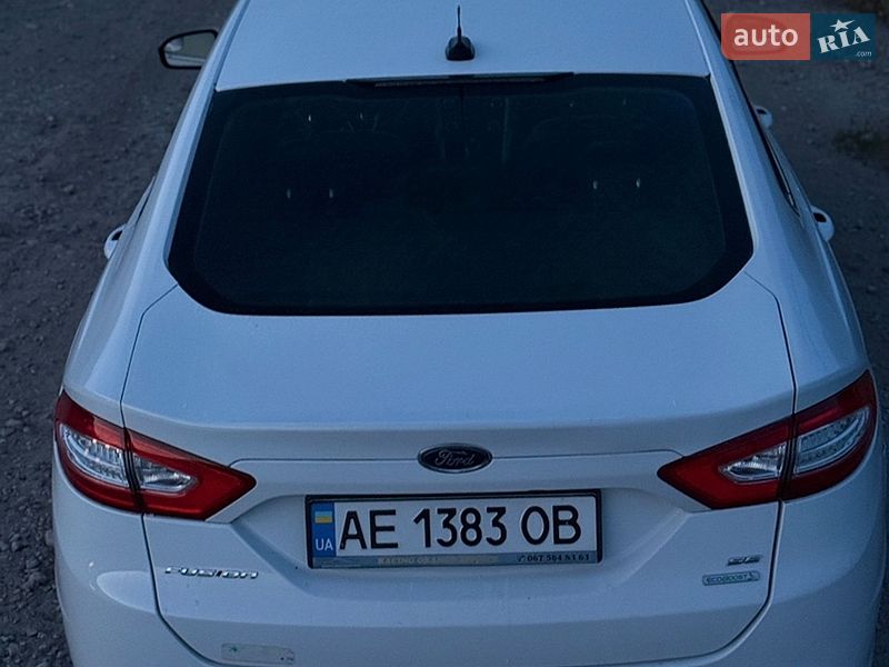 Седан Ford Fusion 2013 в Павлограді