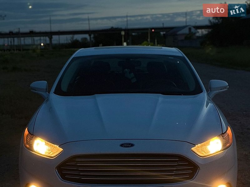 Седан Ford Fusion 2013 в Павлограді