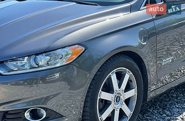 Седан Ford Fusion 2015 в Умани