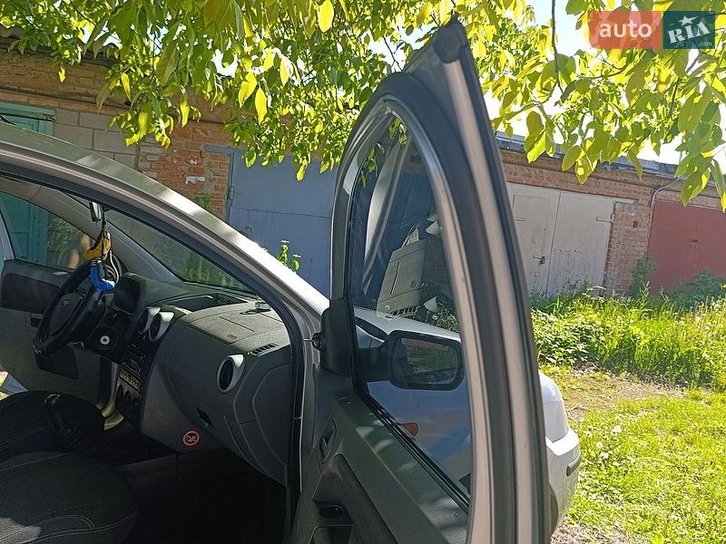 Хетчбек Ford Fusion 2003 в Калинівці фото 21 Хетчбек Ford Fusion 2003 в Калинівці