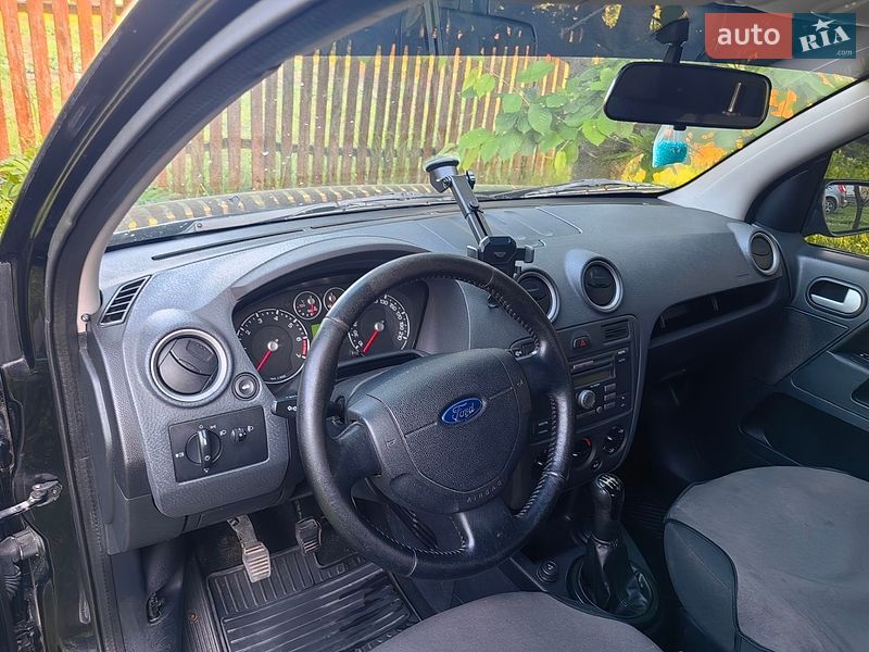 Хэтчбек Ford Fusion 2007 в Черновцах