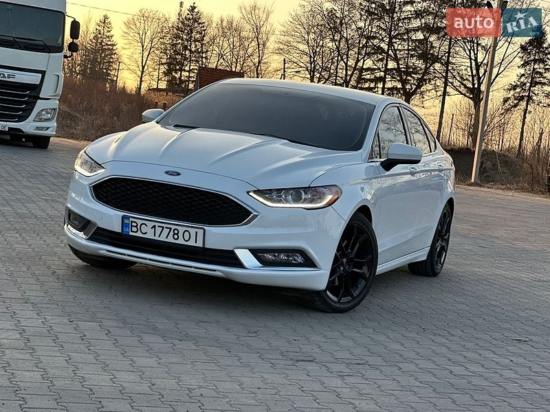 Седан Ford Fusion 2016 в Снятині
