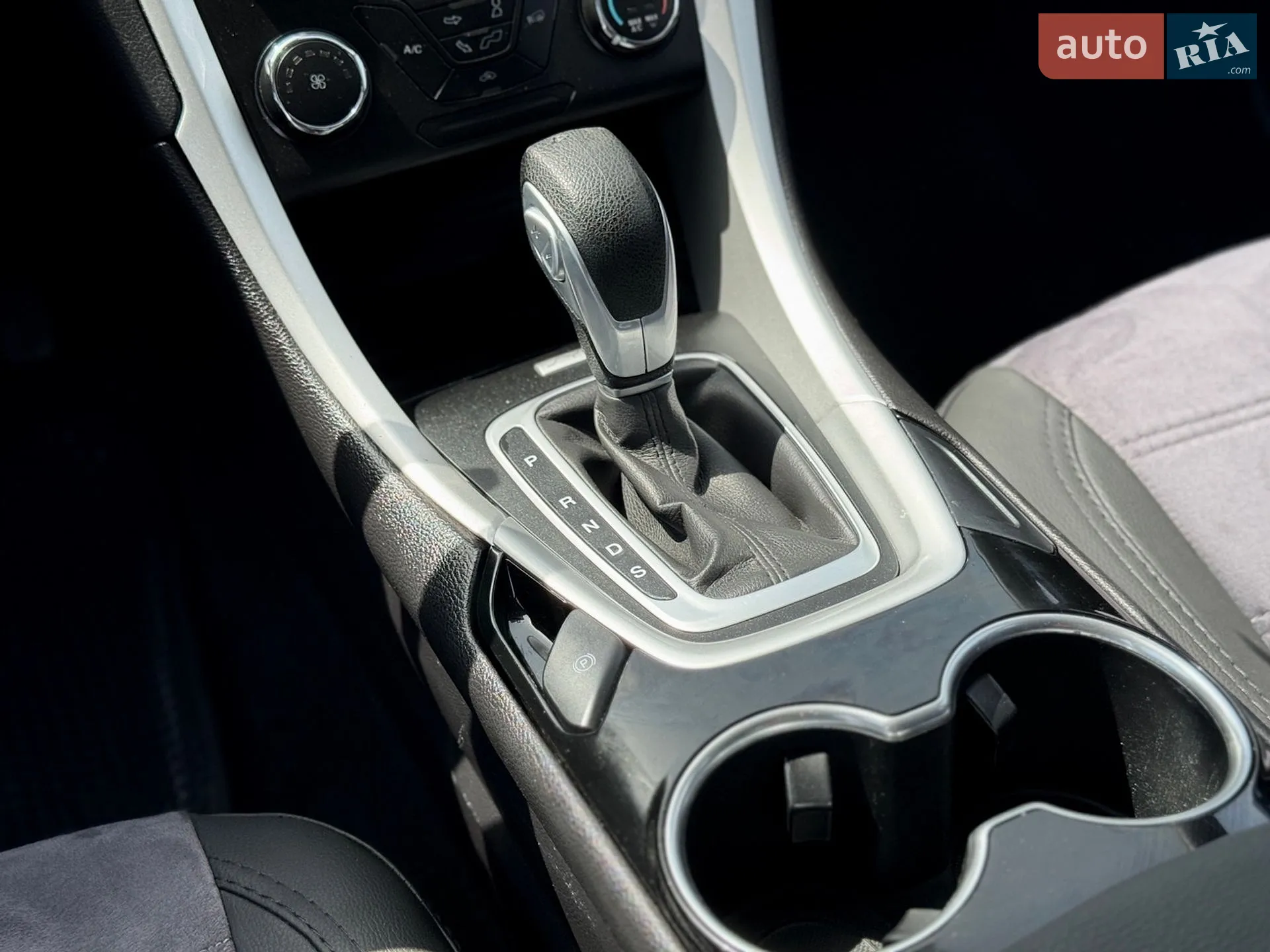 2015 Ford Fusion - мініатюра 27