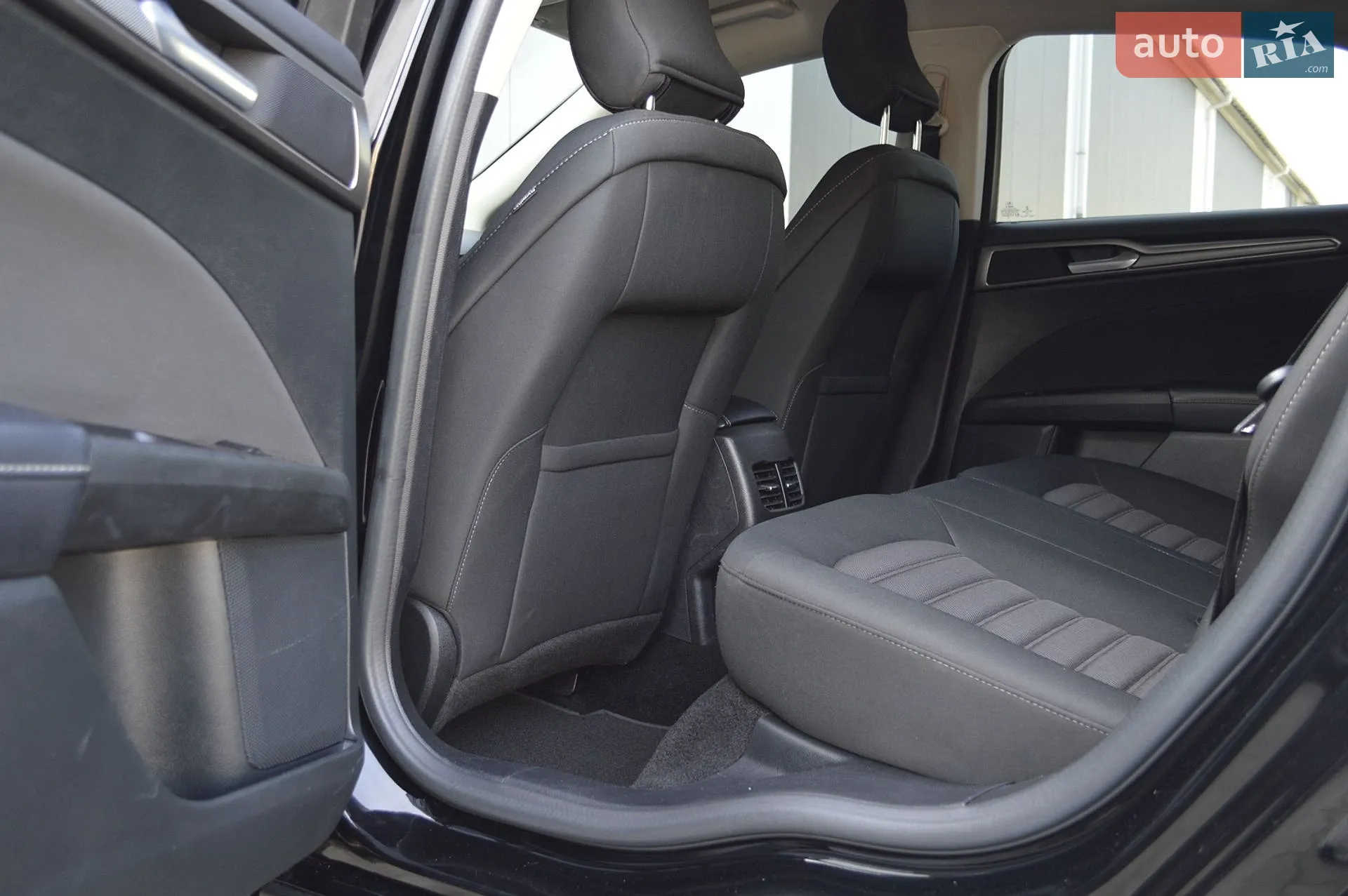 2016 Ford Fusion - мініатюра 23