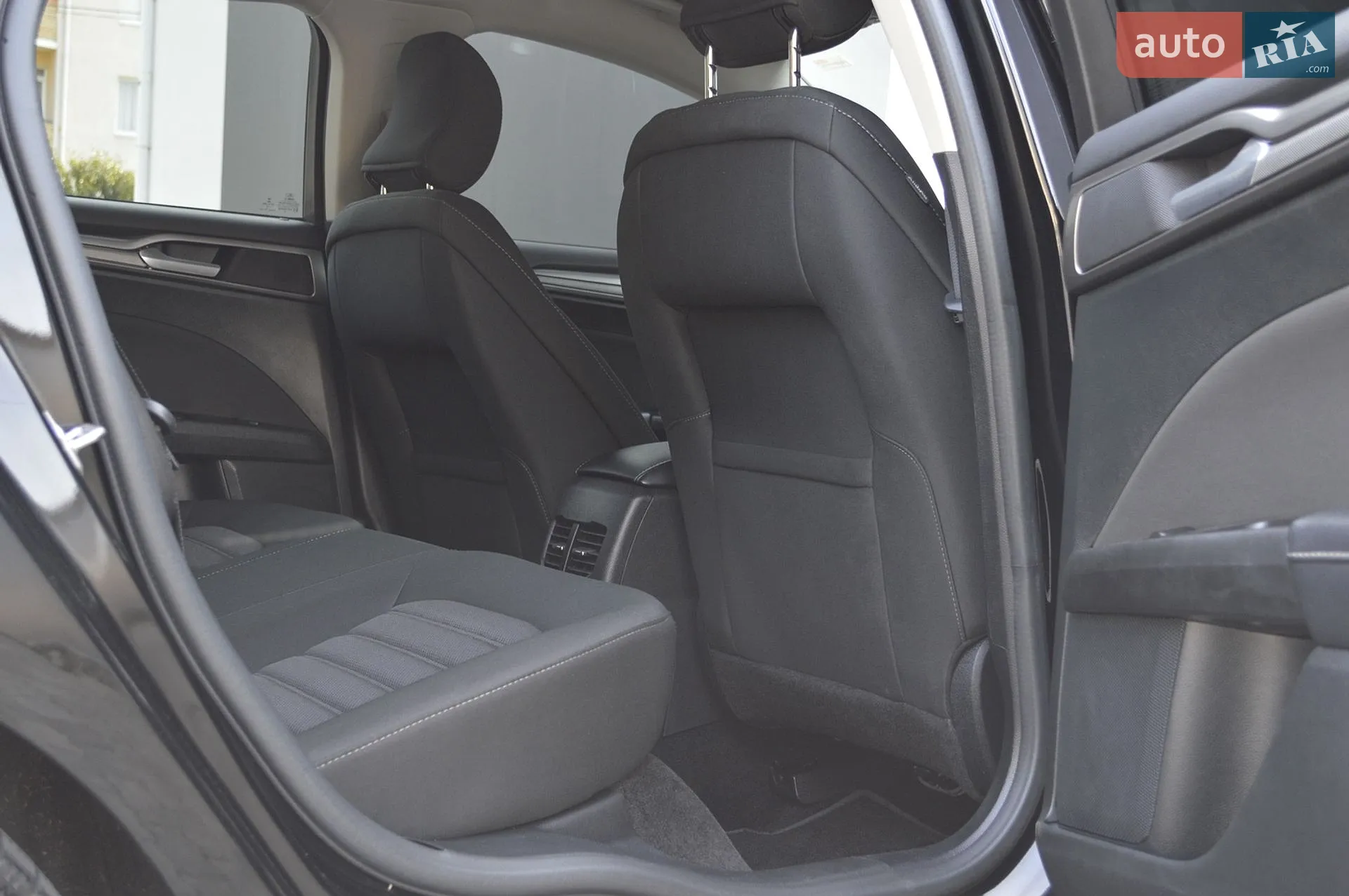 2016 Ford Fusion - мініатюра 25