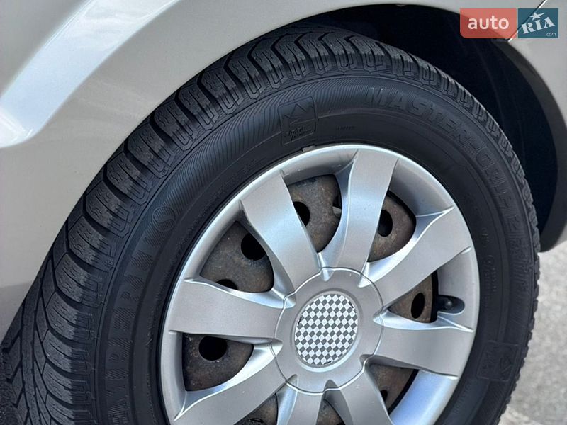 Хэтчбек Ford Fusion 2004 в Киеве